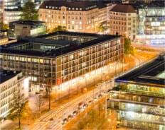 Straßenverkehr bei Nacht in Hannover Straßenverkehr bei Nacht in Hannover