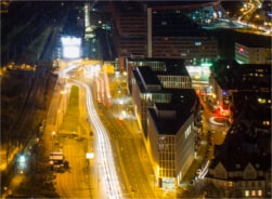 Straßenverkehr bei Nacht in Köln Straßenverkehr bei Nacht in Köln