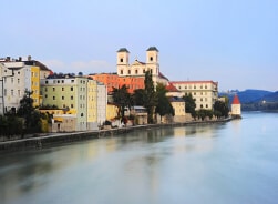 Altstadt und Donau Altstadt und Donau