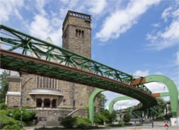 Schwebebahn in Wuppertal Schwebebahn in Wuppertal