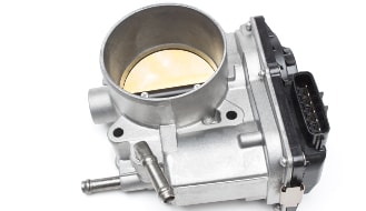 Eine neue Drosselklappe für die Reparatur in der Werkstatt