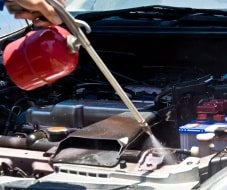 Die professionelle Motorwäsche- die Kosten in der Werkstatt sind nicht so teuer
