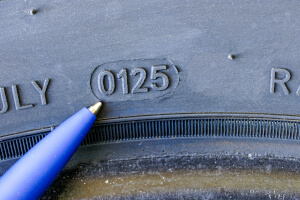 Reifenseitenwand mit der DOT-Nummer 0125