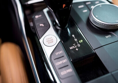 Elektronische Komponenten in einem Fahrzeug